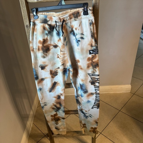 abercrombie kids Other - Abercrombie kids boys jogger fleece sweatpants 
Like new condition 
Size 15/16